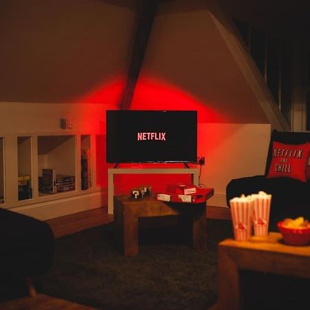Games And Movies Lounge 7 Bed City Centre Apartment Newcastle upon Tyne Dış mekan fotoğraf