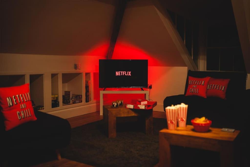Games And Movies Lounge 7 Bed City Centre Apartment Newcastle upon Tyne Dış mekan fotoğraf