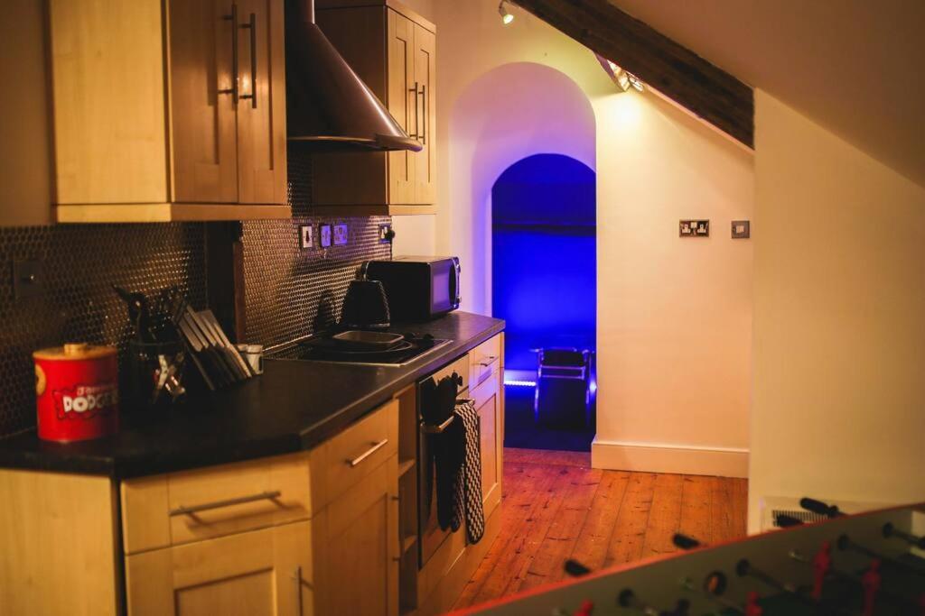 Games And Movies Lounge 7 Bed City Centre Apartment Newcastle upon Tyne Dış mekan fotoğraf