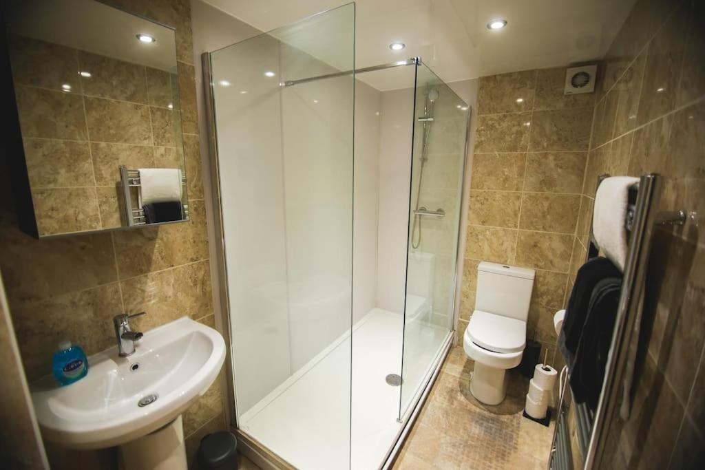 Games And Movies Lounge 7 Bed City Centre Apartment Newcastle upon Tyne Dış mekan fotoğraf