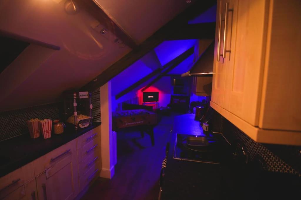Games And Movies Lounge 7 Bed City Centre Apartment Newcastle upon Tyne Dış mekan fotoğraf