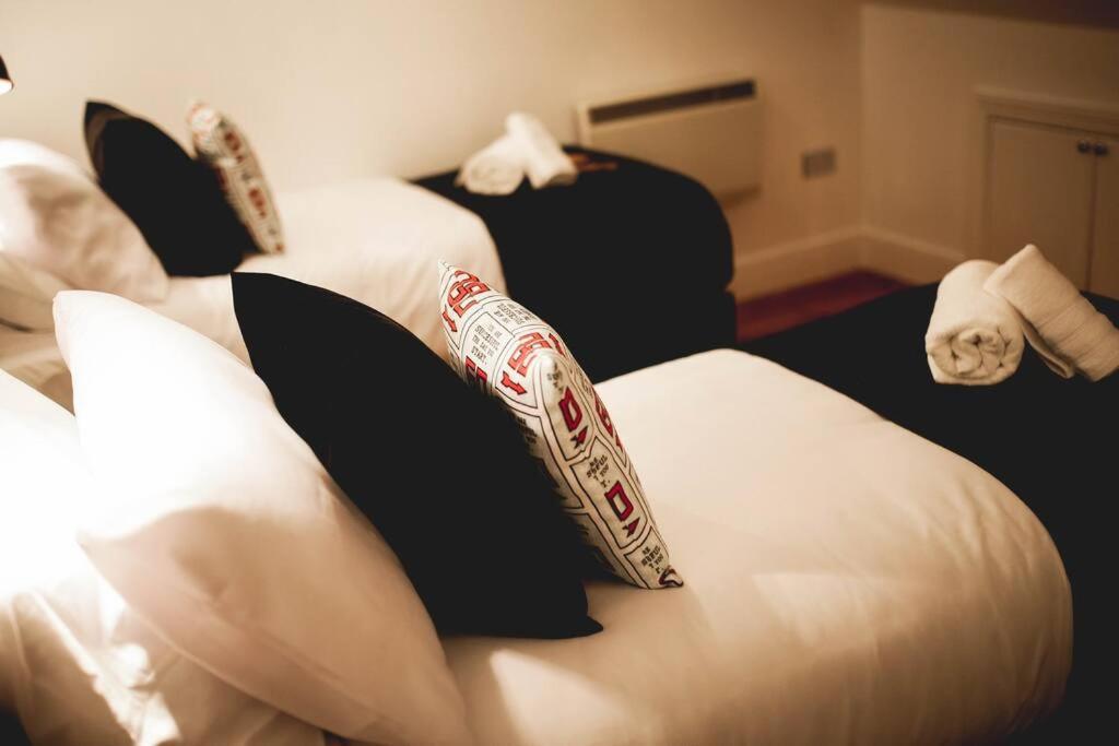 Games And Movies Lounge 7 Bed City Centre Apartment Newcastle upon Tyne Dış mekan fotoğraf