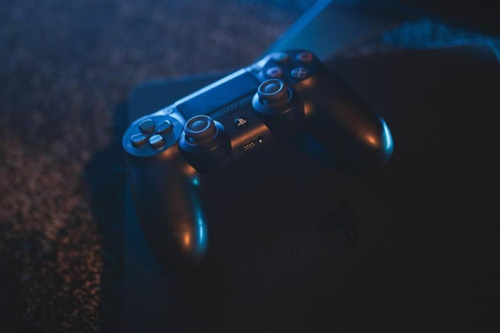 Games And Movies Lounge 7 Bed City Centre Apartment Newcastle upon Tyne Dış mekan fotoğraf