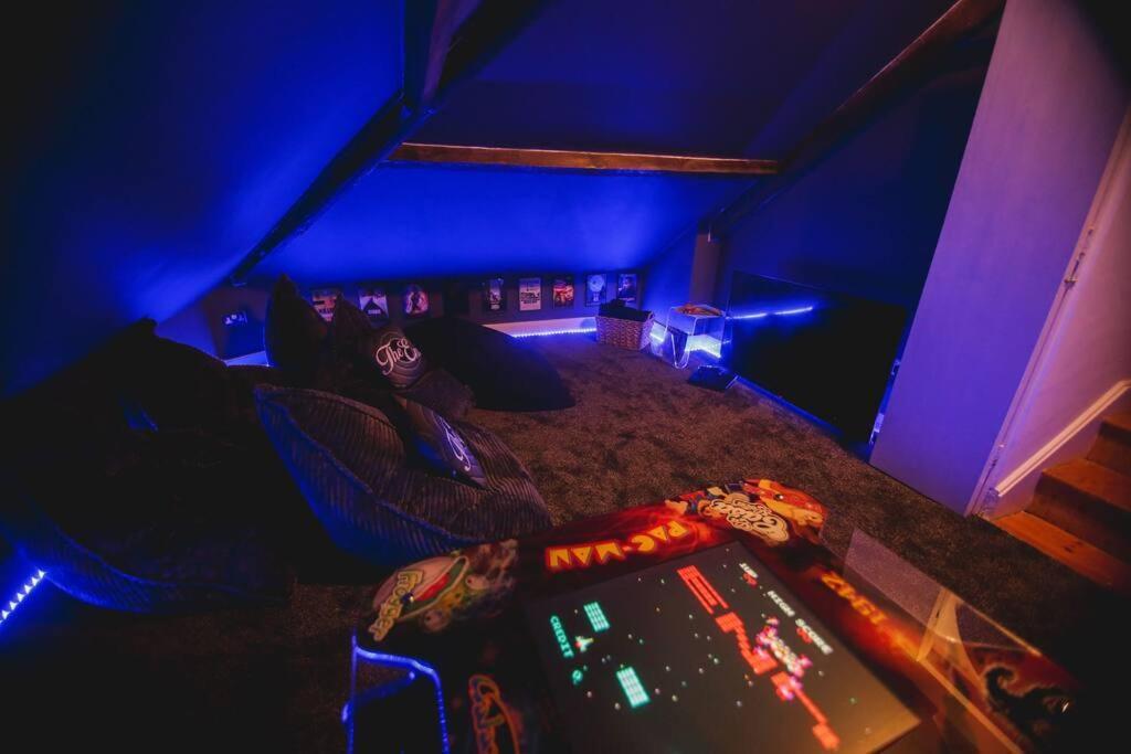 Games And Movies Lounge 7 Bed City Centre Apartment Newcastle upon Tyne Dış mekan fotoğraf